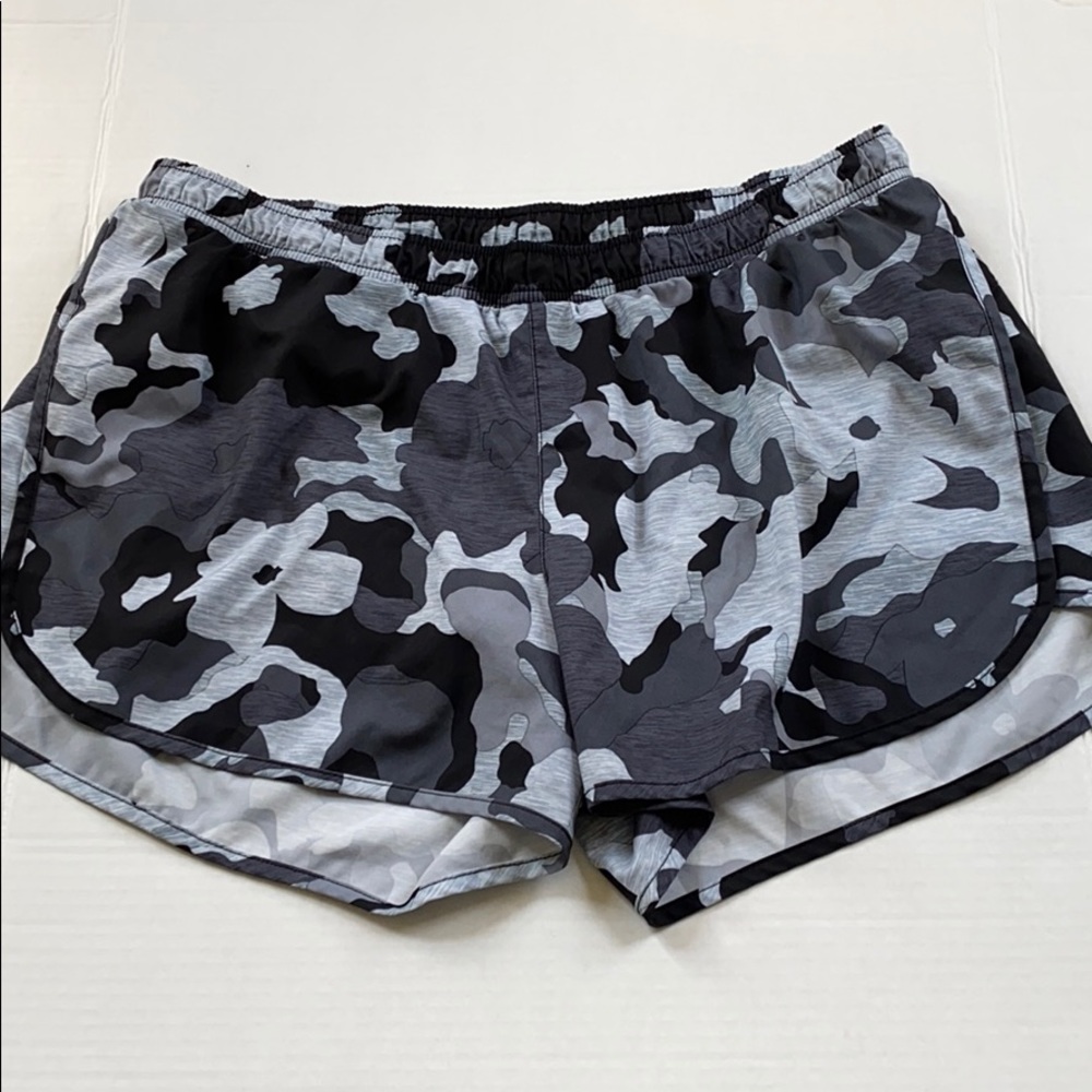 Old Navy Active Women’s Go-Dry Shorts Size Large